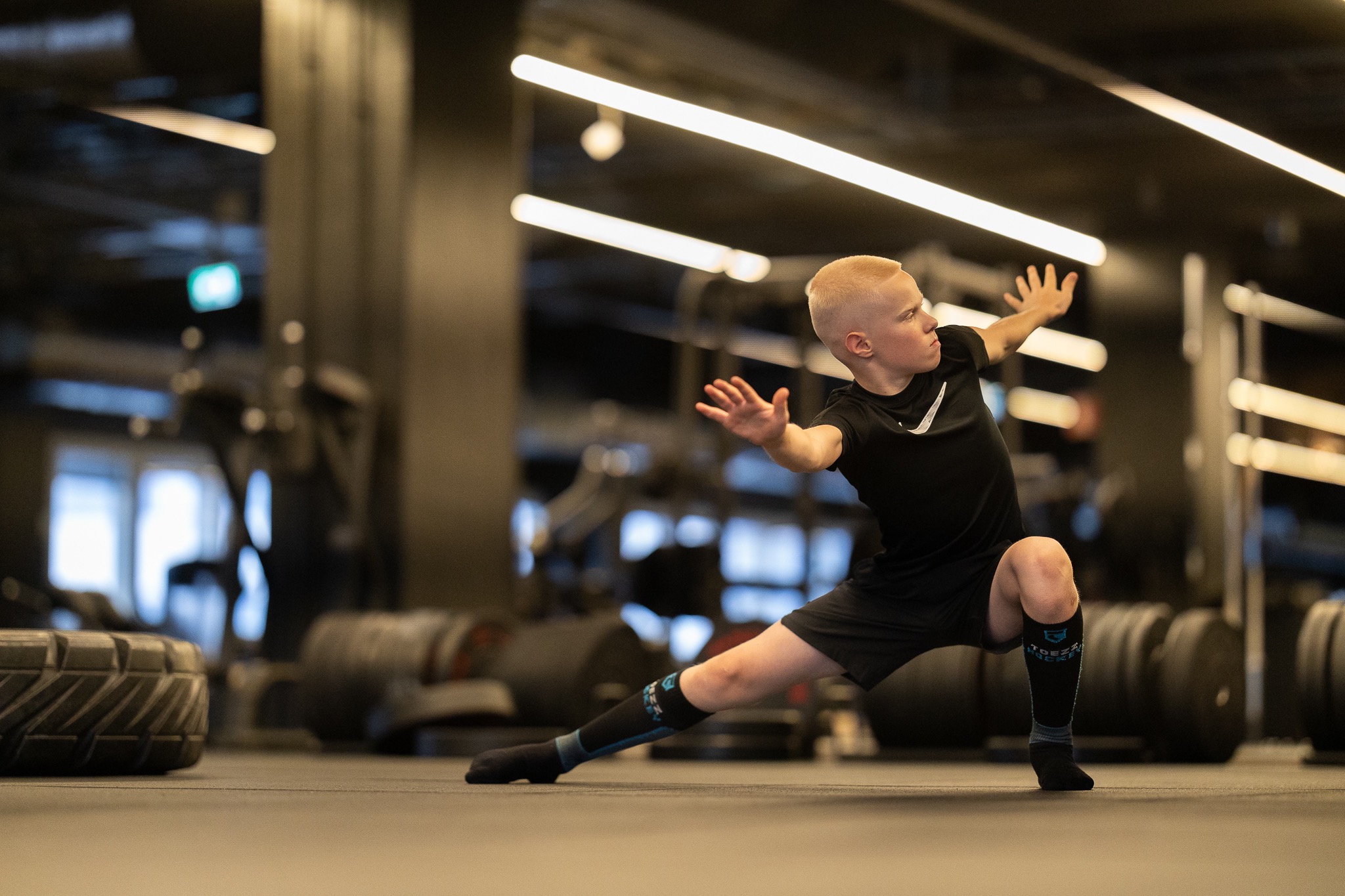 Athlete demonstrating control in a deep lateral position