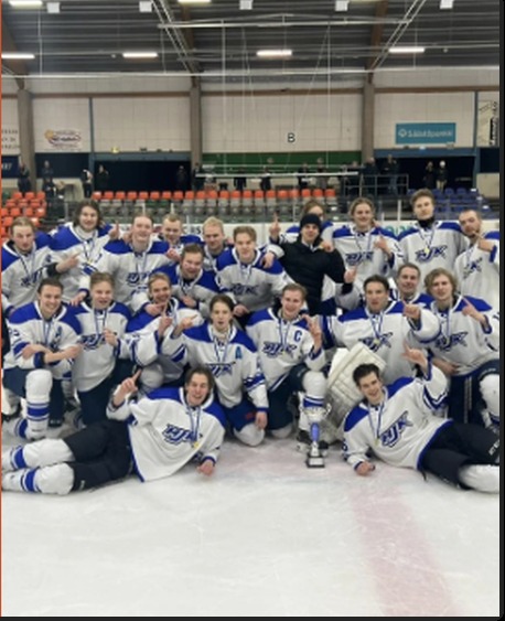 U16 team pictured with its coach’s recommendation